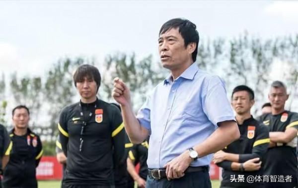 知名編劇嘲諷男足,為求不勝煞費苦心!每次輸球的劇本都不一樣 知名編劇嘲諷男足,為求不勝煞費苦心!每次輸球的劇本都不一樣