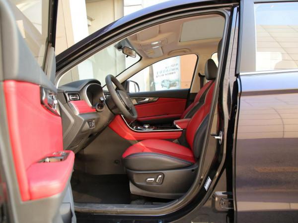 重卡龍頭造SUV，哈弗H6同款2&period;0T配8AT，還是7座，實拍VGV U75PLUS