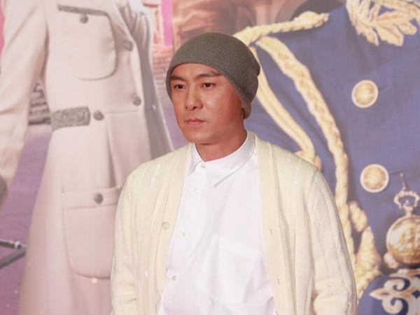 男歌手遭警方逮捕！為13萬卷「電話詐騙」恐坐牢3年 網猜身分超大咖