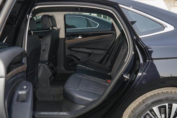 媳婦選啥車？帕薩特，指導價24.79萬，造型精緻