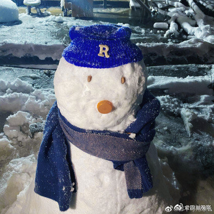 為女兒堆的大熊雪人火了