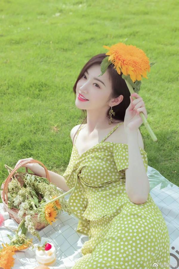 景甜到底是如何從悲傷蛙逆襲成人間富貴花的？