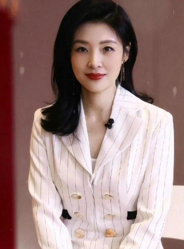 周濤：成熟大氣，溫柔端莊，有著中國女性的古典美