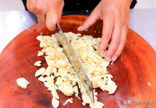 蒜蓉粉絲開邊蝦,蒜蓉醬才是點睛之筆,廚師長教你做正確做法 蒜蓉粉絲開邊蝦,蒜蓉醬才是點睛之筆,廚師長教你做正確做法