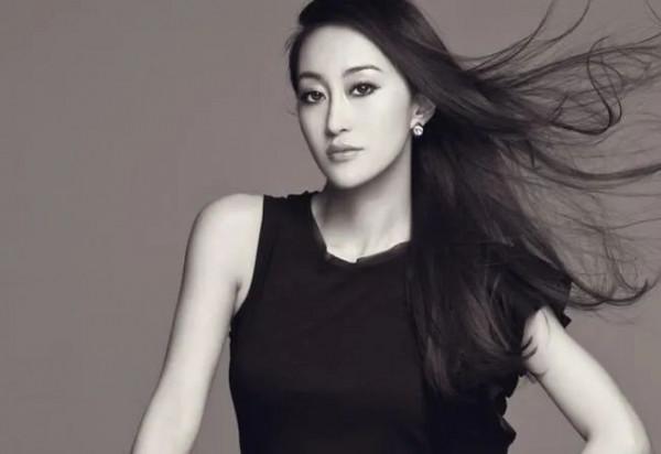 胡海泉簽下的這位女歌手，讓他賺了許多錢，也傷了不少心