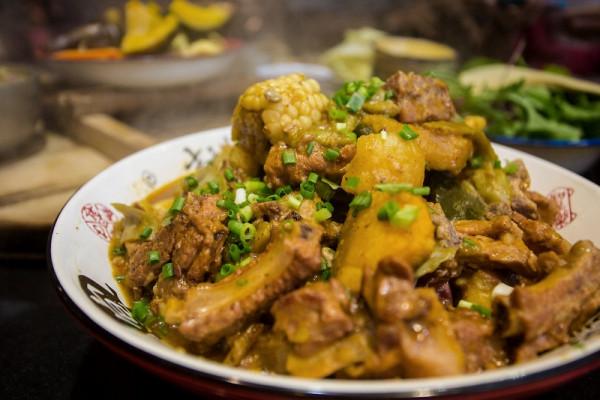 東北菜量太大大大了！東北菜量有多大，東北人就有多實在