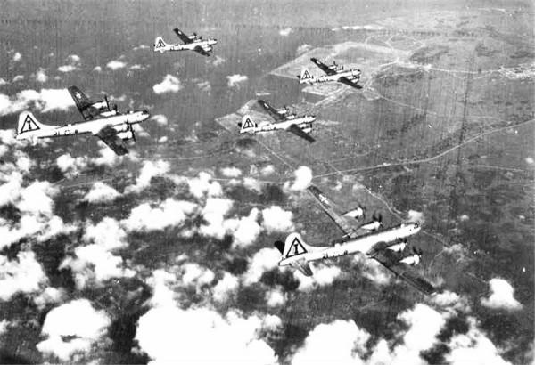 美軍秘密轟炸東京，原本計劃降落我國，為何聯絡不上我國機場？