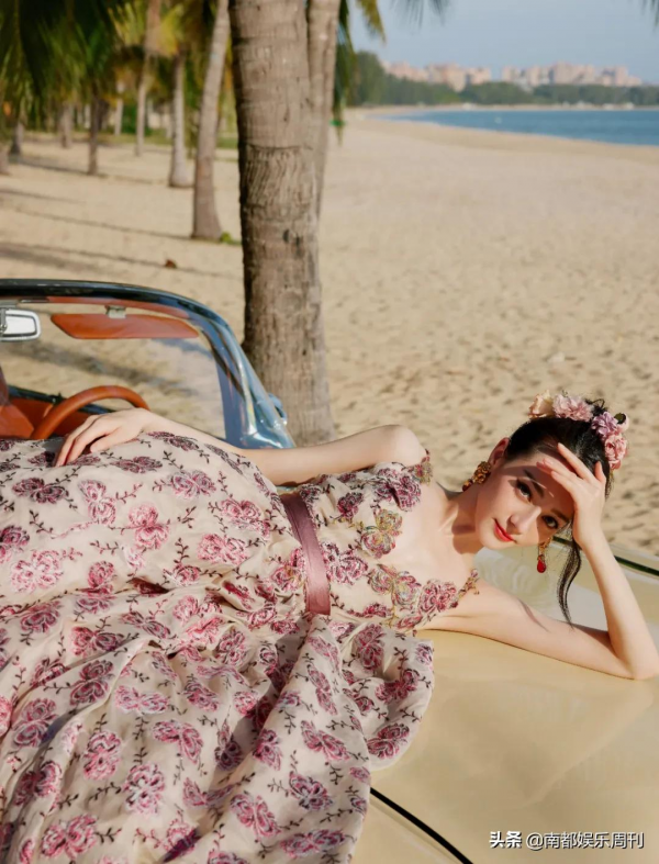 你可以永遠相信迪麗熱巴的紅毯造型