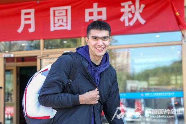 熱身賽戰上海 新疆飛虎1勝1負 熱身賽戰上海 新疆飛虎1勝1負