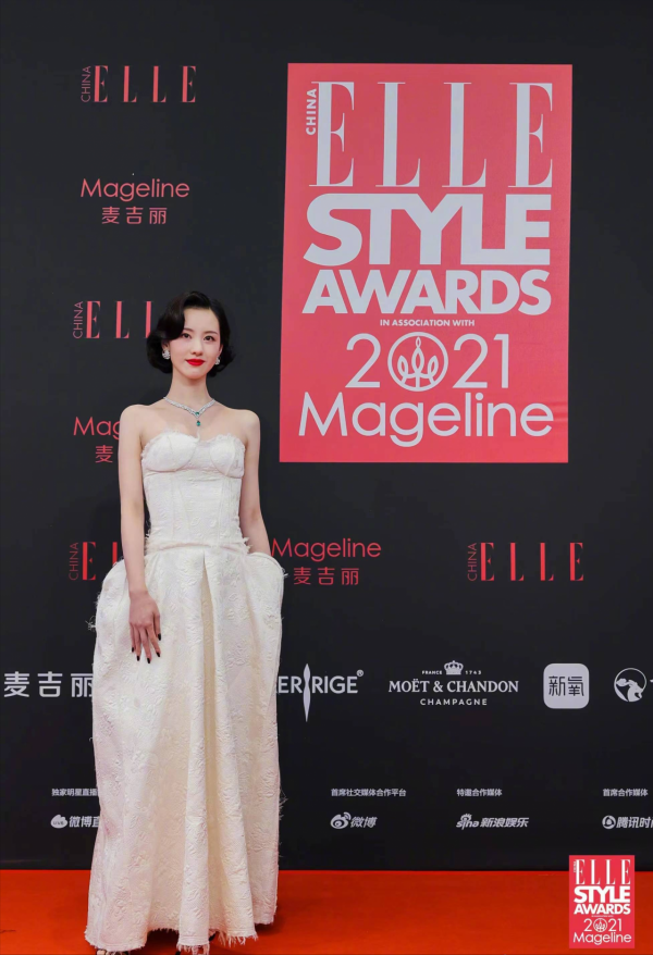 孫儷成不內卷第一人！再穿高定變紅毯大贏家，劉雯穿香奈兒卻翻車