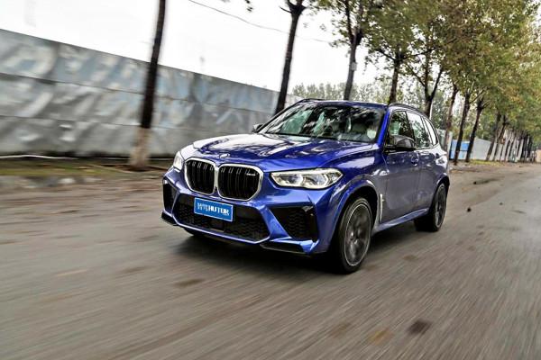 智駕開箱丨“兇猛”大家都知道，更可貴的是這臺寶馬X5 M也可“溫順”