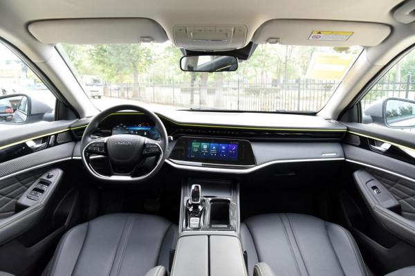 奕炫MAX：緊湊型車，指導價11.99萬，外觀討喜