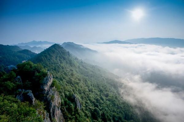 湖南這座城市不僅擁有“湘西最美高鐵”,還有沈從文最愛的開刀橘 湖南這座城市不僅擁有“湘西最美高鐵”,還有沈從文最愛的開刀橘