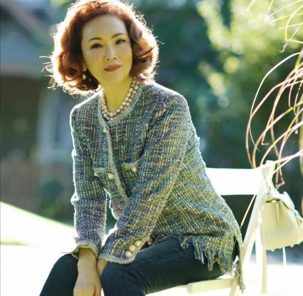 適合六十歲女人的秋季穿搭,兼具舒適與時尚,既有氣質又顯年輕 適合六十歲女人的秋季穿搭,兼具舒適與時尚,既有氣質又顯年輕