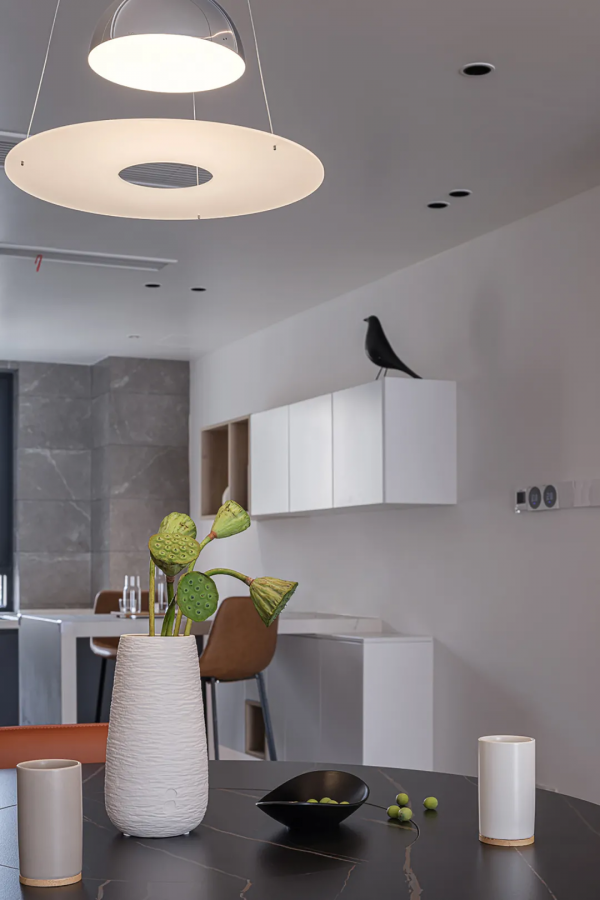 140㎡現代簡約風格新房裝修，臥室衣帽間愛了