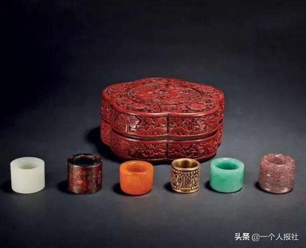 琳琅滿目的扳指