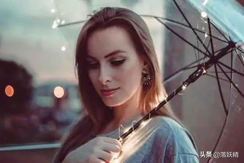 養家五年，失業讓丈夫養家被拒，妻離婚：你每月幫前妻還4千房貸