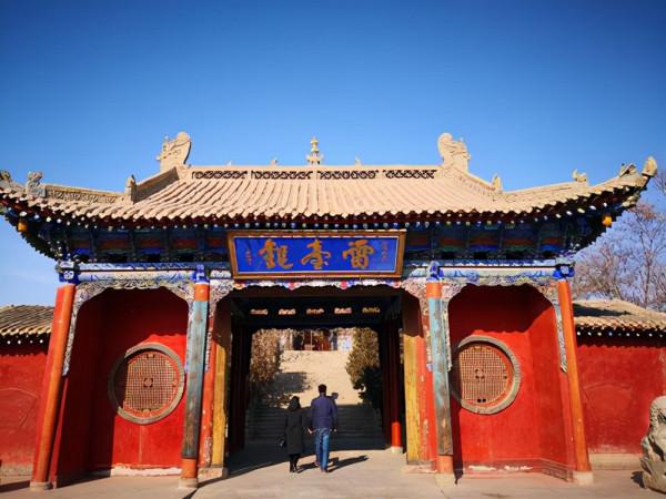 甘肅出土千年前儀仗隊，國寶級“馬踏飛燕”，郭沫若對此喜愛有加