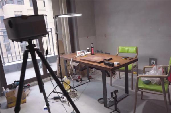 他住進不裝修的毛坯房4個月，雖簡陋卻倍感溫馨，網友：還不錯