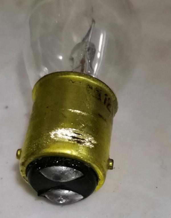 大眾汽車Polo剎車燈維修記，科普燈泡知識，巧妙改造替代應急