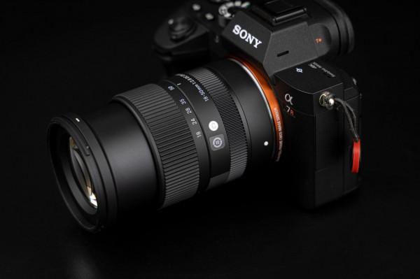 極致輕巧掛機鏡 適馬18-50mm F2.8 DC DN評測