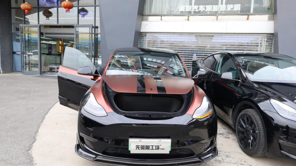 解放雙手自由開合 ModelY電動機蓋加裝