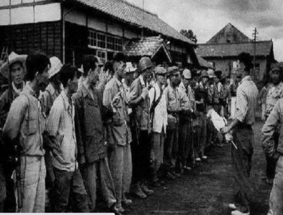 14歲被抓去當壯丁，遵守承諾照顧長官妻兒66年，自己卻終生未婚