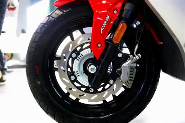 跨界ADV踏板再添猛將，光南佈雷斯通極宙正式推出