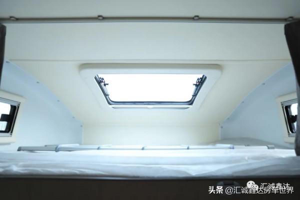 經濟耐用的老年旅行房車!​2.0T雙驅C本即開,還帶5人床和商務座 經濟耐用的老年旅行房車!​2.0T雙驅C本即開,還帶5人床和商務座