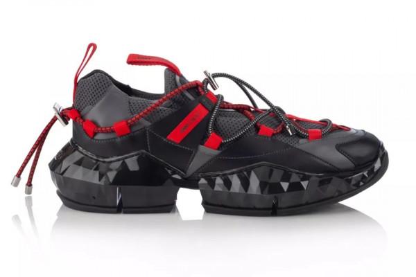 “九億少女”拋棄高跟鞋 “九億少女”拋棄高跟鞋