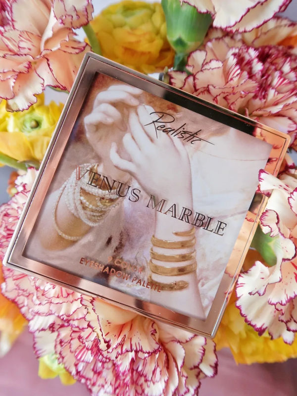 楊冪新造型好美，不愧是過年穿搭天花板