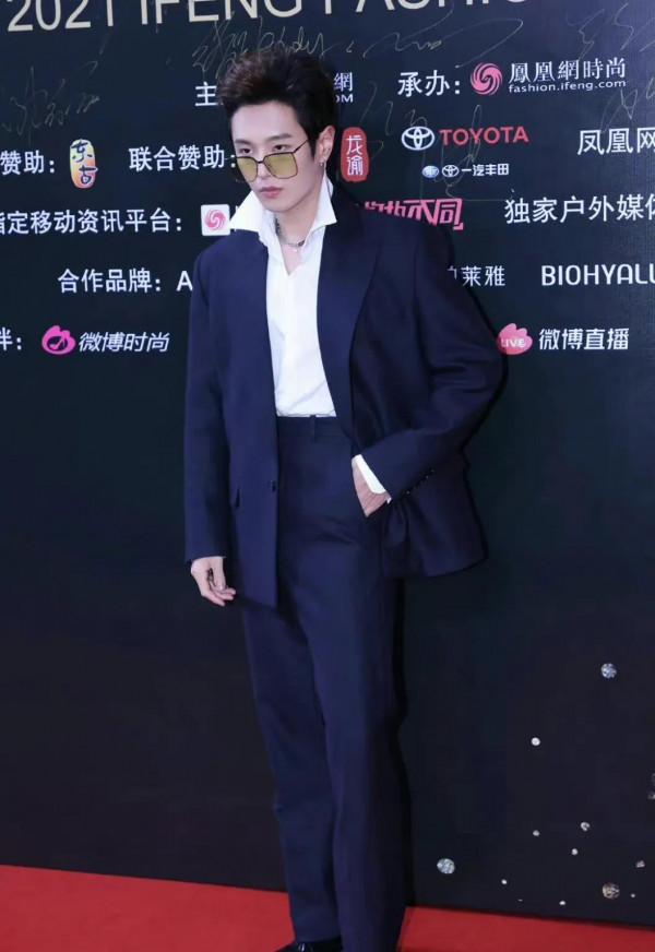 鳳凰網時尚盛典：陳數寶刀未老袁冰妍白到發光，孫一文豔壓眾明星