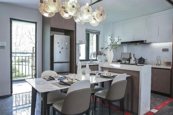 藝爍國際:現代基因與東方韻味的巧妙平衡 藝爍國際:現代基因與東方韻味的巧妙平衡