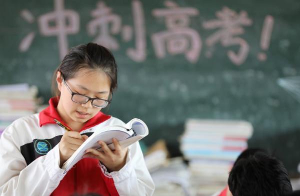 普高雞頭和重點鳳尾的差距，在高二會爆發，幸好當初沒選錯