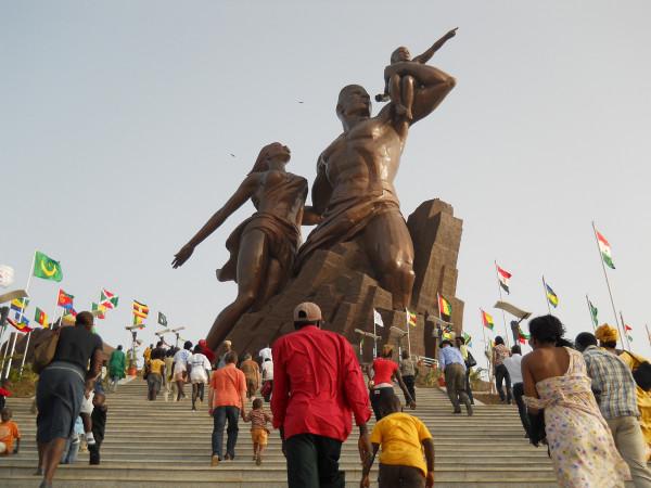 非洲的大型雕塑是鄰邦修建的