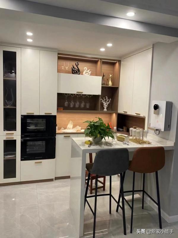 婚房裝修完工,傢俱進場晾著通風中,期待未來新生活,特別幸福 婚房裝修完工,傢俱進場晾著通風中,期待未來新生活,特別幸福