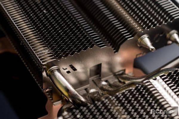 藍寶石RX 6900 XT 超白金 極光特別版評測：一年後RX 6900 XT更強了？