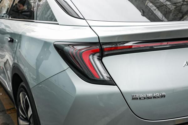 北汽放“大招”了，零百加速3.5秒，最高續航708km，軸距2915mm