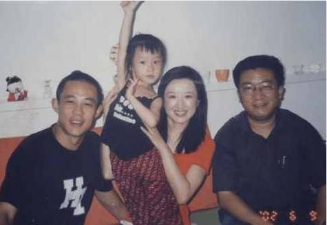 兩任前妻70後,情人80後,三婚又娶90後,是因為侯勇有錢就變壞? 兩任前妻70後,情人80後,三婚又娶90後,是因為侯勇有錢就變壞?