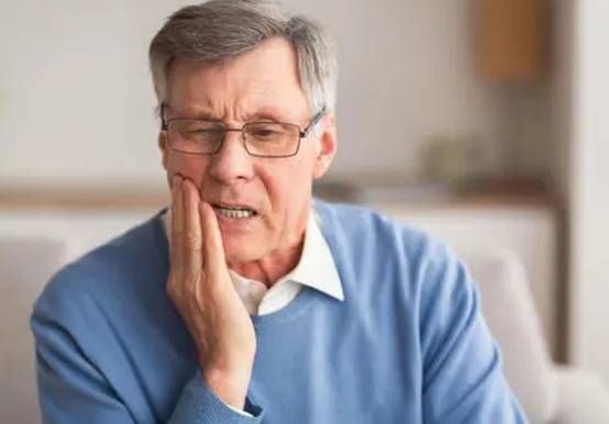 出現牙疼疼痛難忍,千萬不能小視,可能是牙髓炎 出現牙疼疼痛難忍,千萬不能小視,可能是牙髓炎