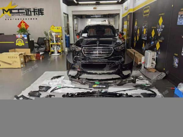 橫刀立馬不相讓！21款賓士S400內外升級包圍、音響加通風三板斧