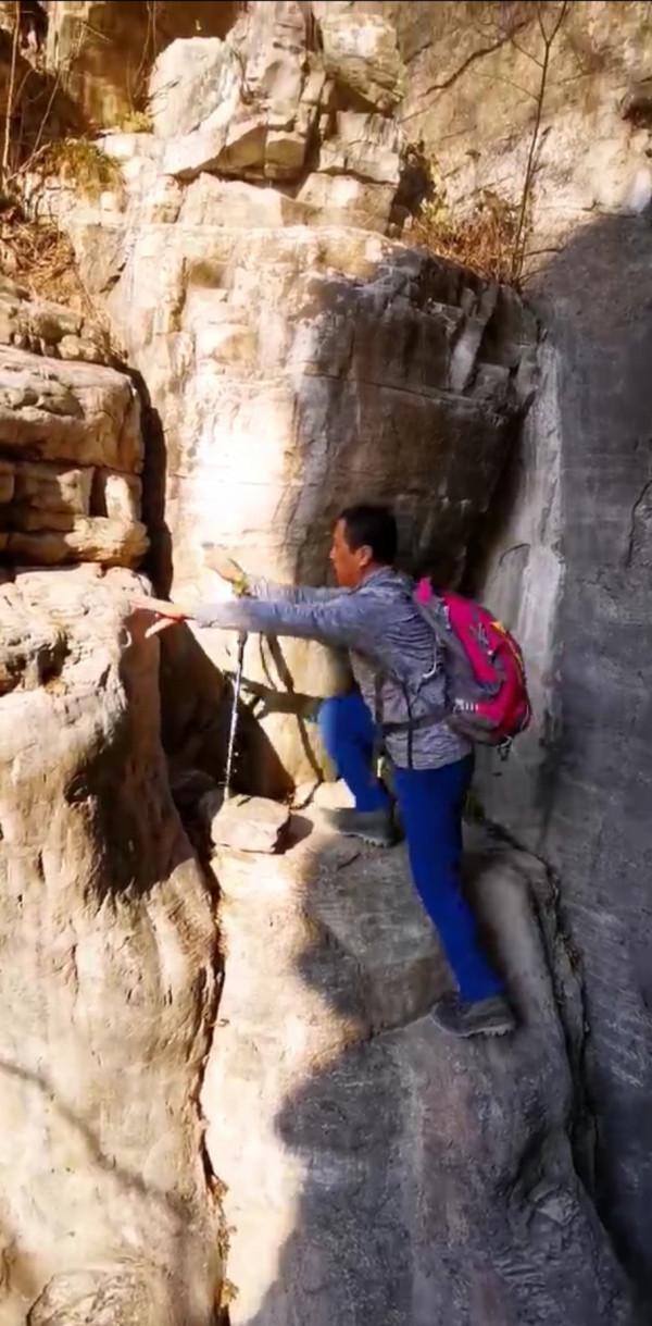 需要的越少快樂越多 在攀崖中尋找快樂的生活 需要的越少快樂越多 在攀崖中尋找快樂的生活