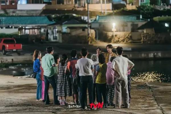 韓劇又又又爆一部,比《魷魚遊戲》評價更高 韓劇又又又爆一部,比《魷魚遊戲》評價更高