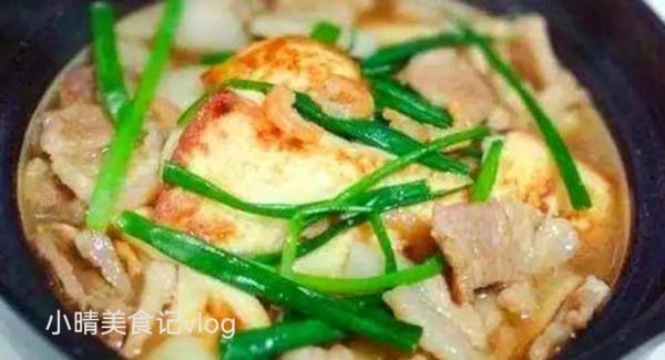 五花肉香煎豆腐煲的家常做法,味道十足,鮮香撲鼻,步驟簡單易學 五花肉香煎豆腐煲的家常做法,味道十足,鮮香撲鼻,步驟簡單易學