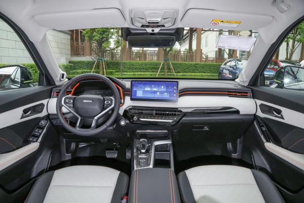 三款10萬級效能選手？最慢7秒多破百，SUV、轎車都有，適合年輕人