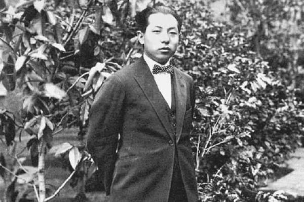 張學良獲得自由身後，立即飛往紐約，在蔣士雲那裡住三個月