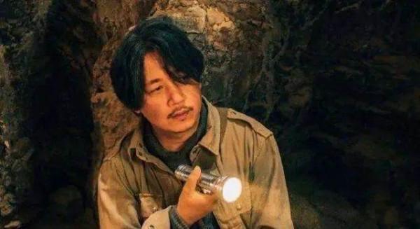 潘粵明連籤5部鬼吹燈，為什麼不選擇之前合作過的靳東呢？