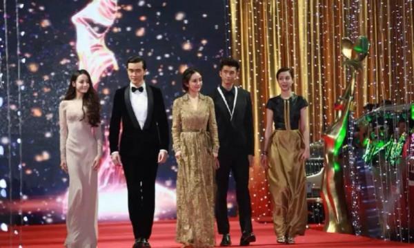 2014年產後第一次復出的楊冪：美的發光