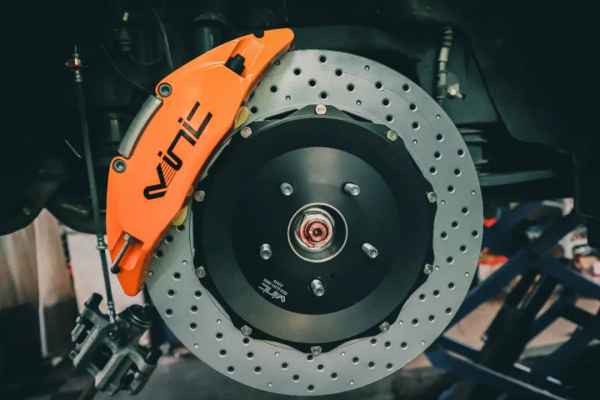 被低估的豪華SUV 謳歌RDX，剎車改裝升級VINIC前六後四剎車套裝