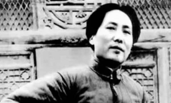 皖南事變後,林彪三見蔣介石次次不歡而散,老蔣稱他“幼稚可嘆” 皖南事變後,林彪三見蔣介石次次不歡而散,老蔣稱他“幼稚可嘆”